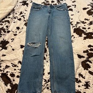 Abercrombie & Fitch Mid Rise '90s Straight Jeans in Light Blue Denim